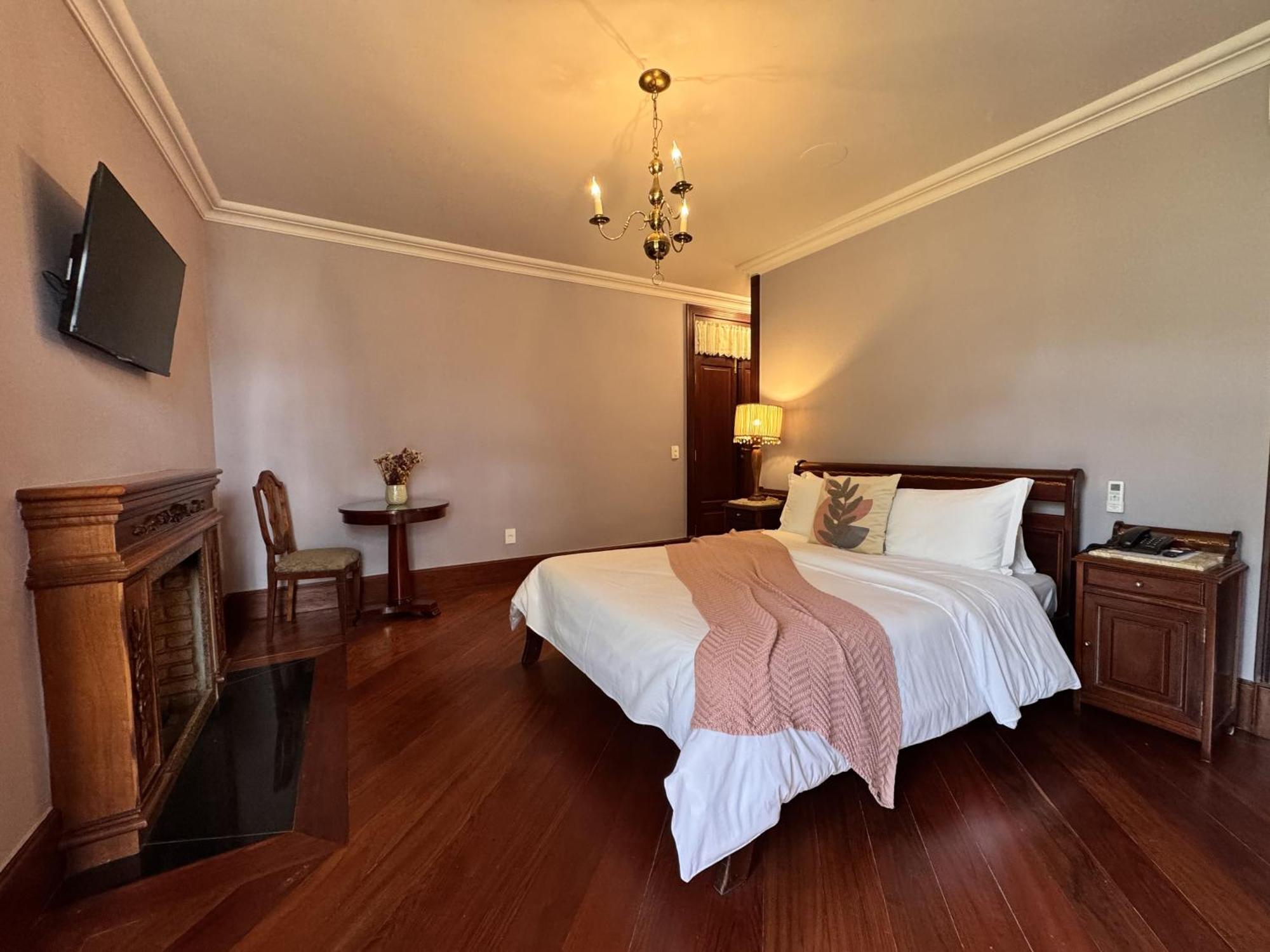 Aroso Paco Hotel Pedra Azul  Esterno foto A room at the hotel